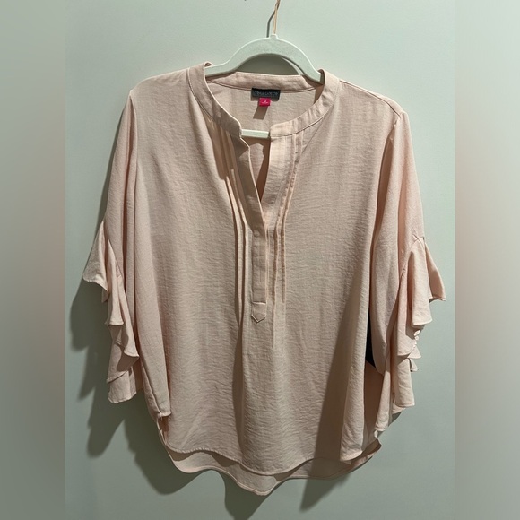 NWT Vince Camuto Women’s Split Neck Ruffle Sleeve Blouse - Picture 3 of 11